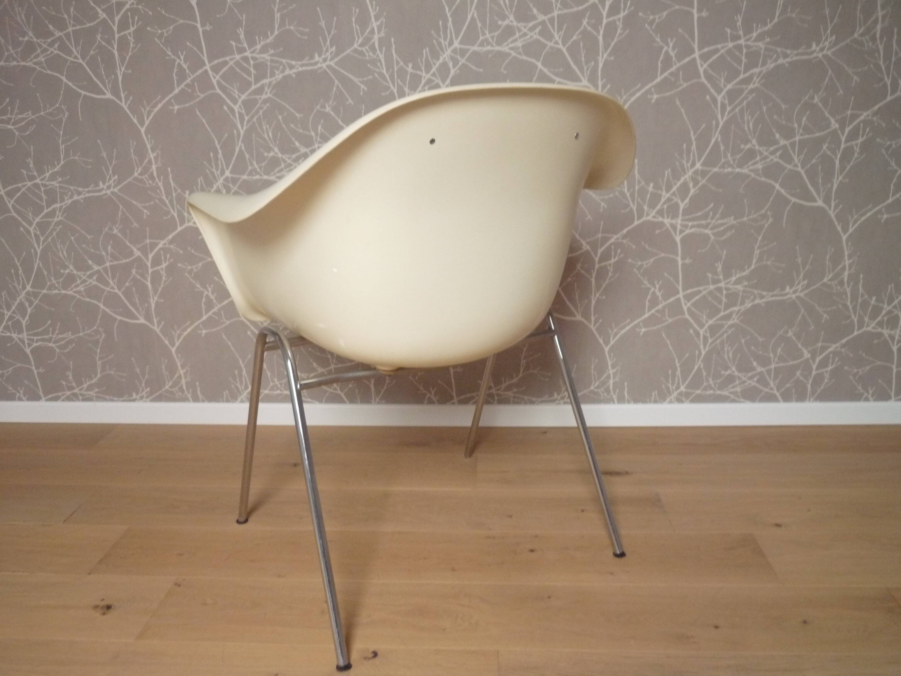 "Space Age" fiberglass armchair