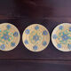 Set de 3 assiettes en barbotine années 1920