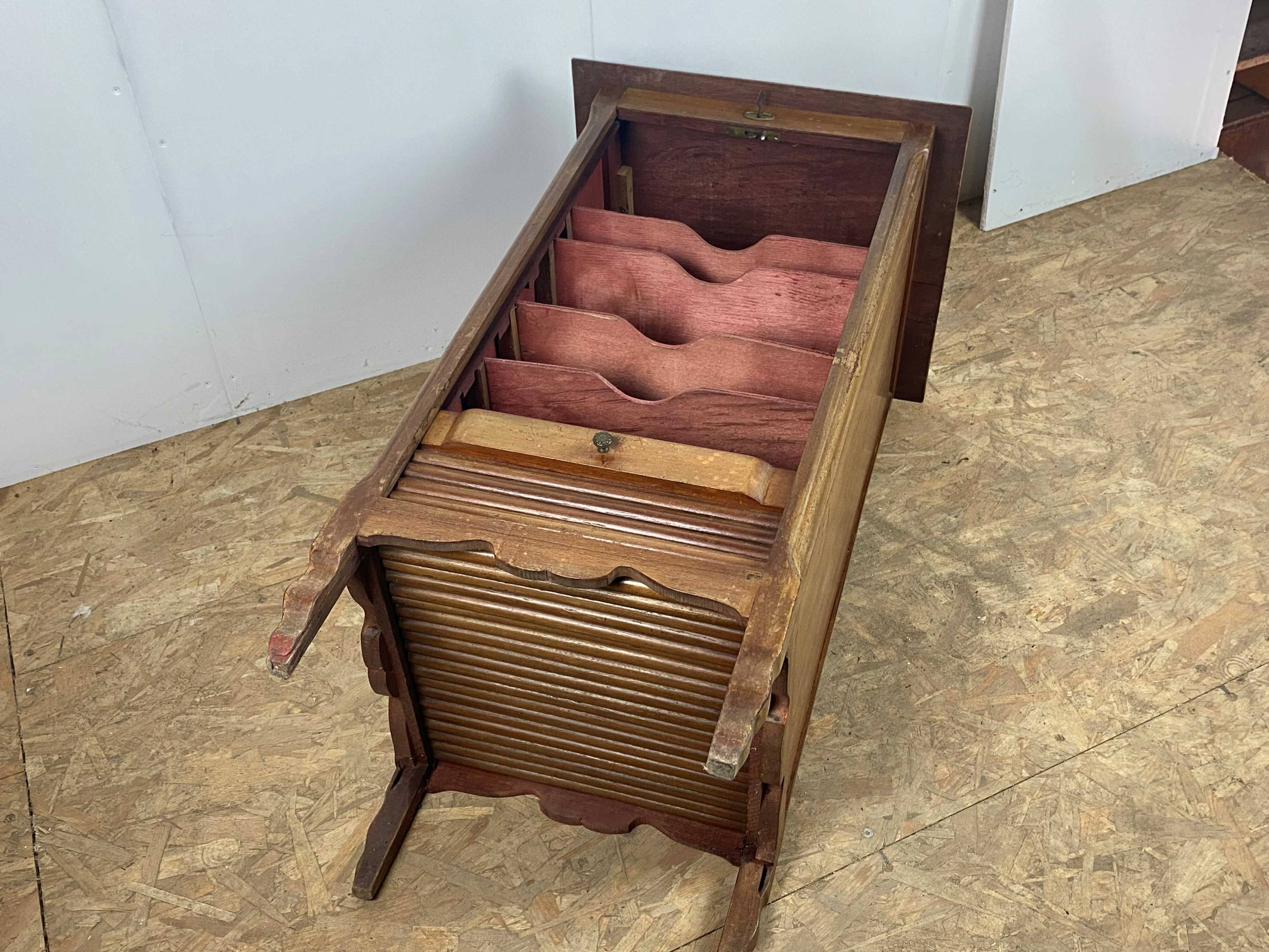 Cabinet with curtained in oak 1930