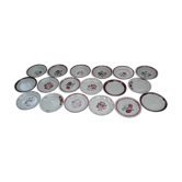 Assortiment de 18 assiettes dominante rouge