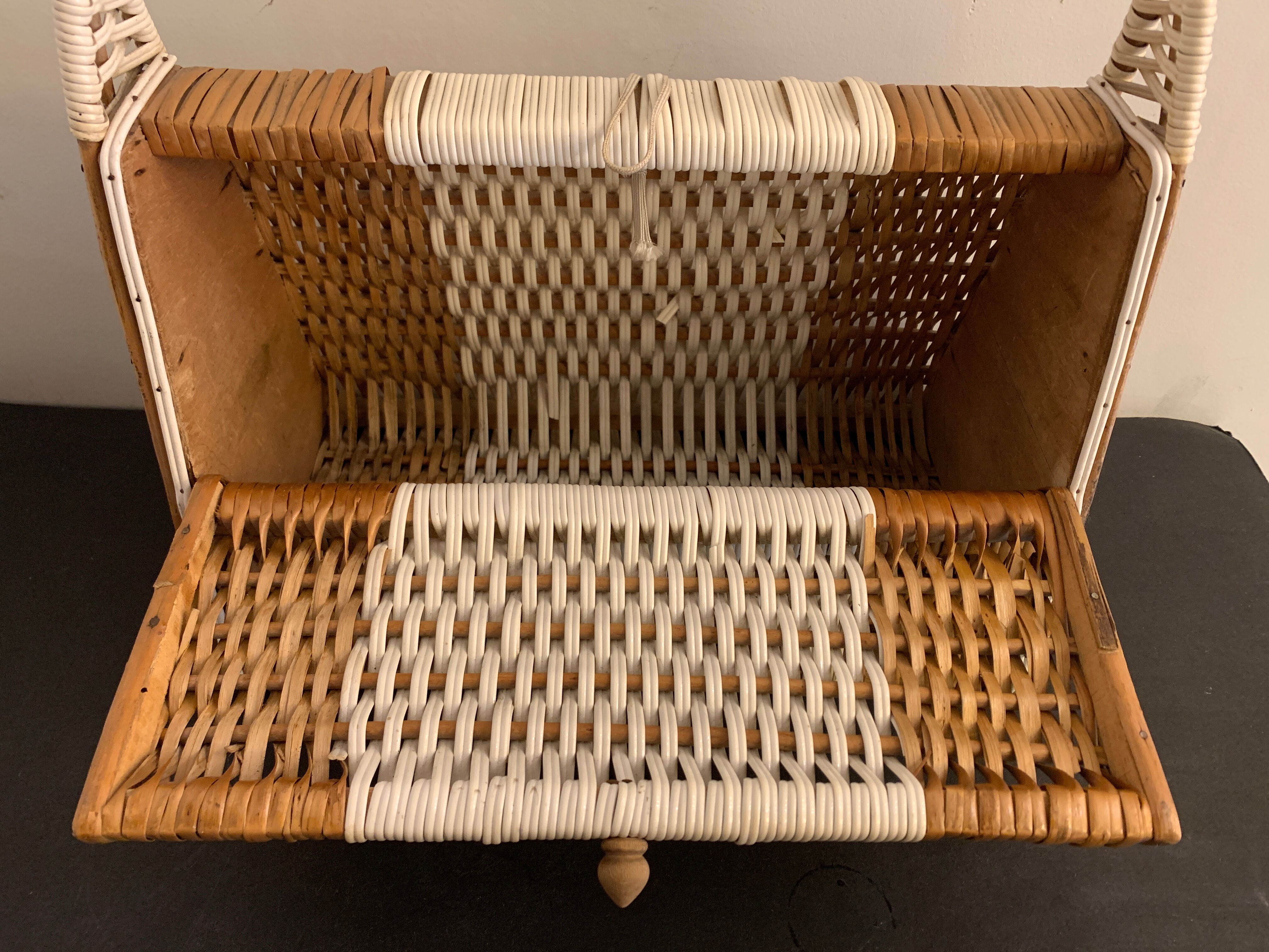 Rattan handbag and scoubidou's threads, 1950