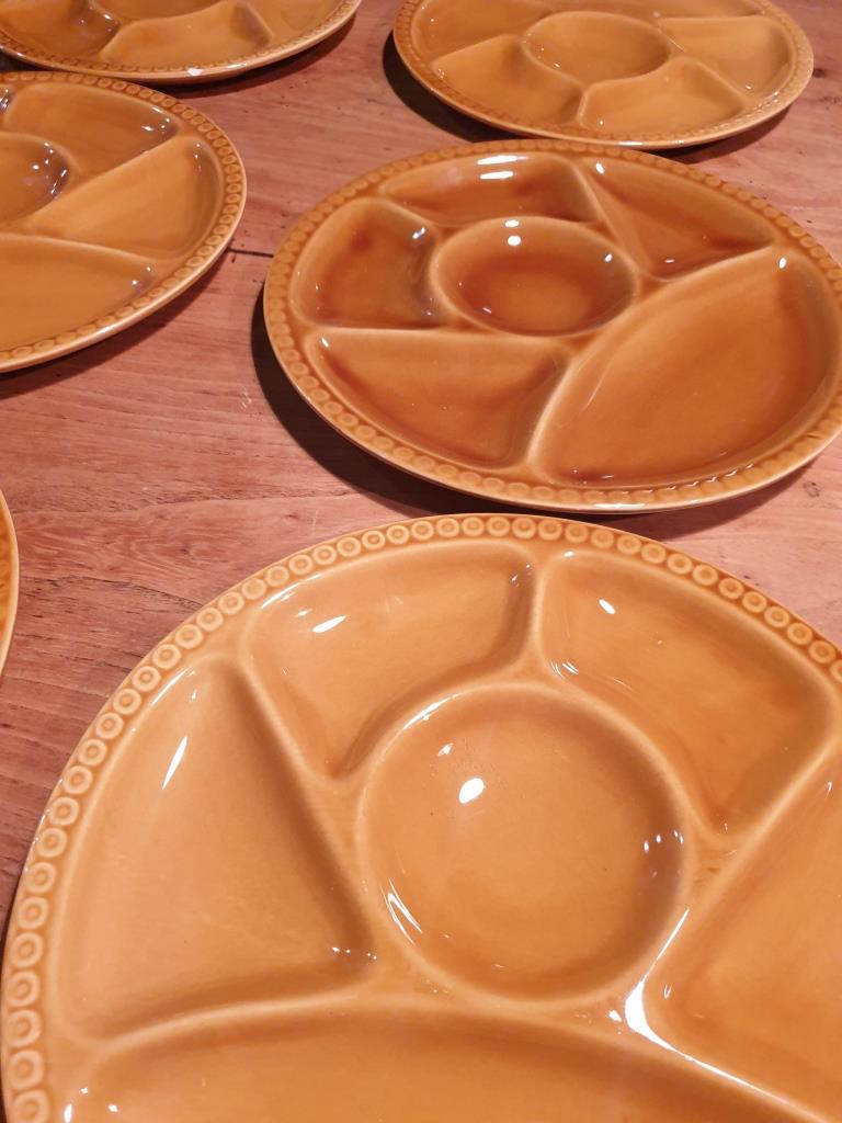 Set of 6 round plates with Gien France compartments