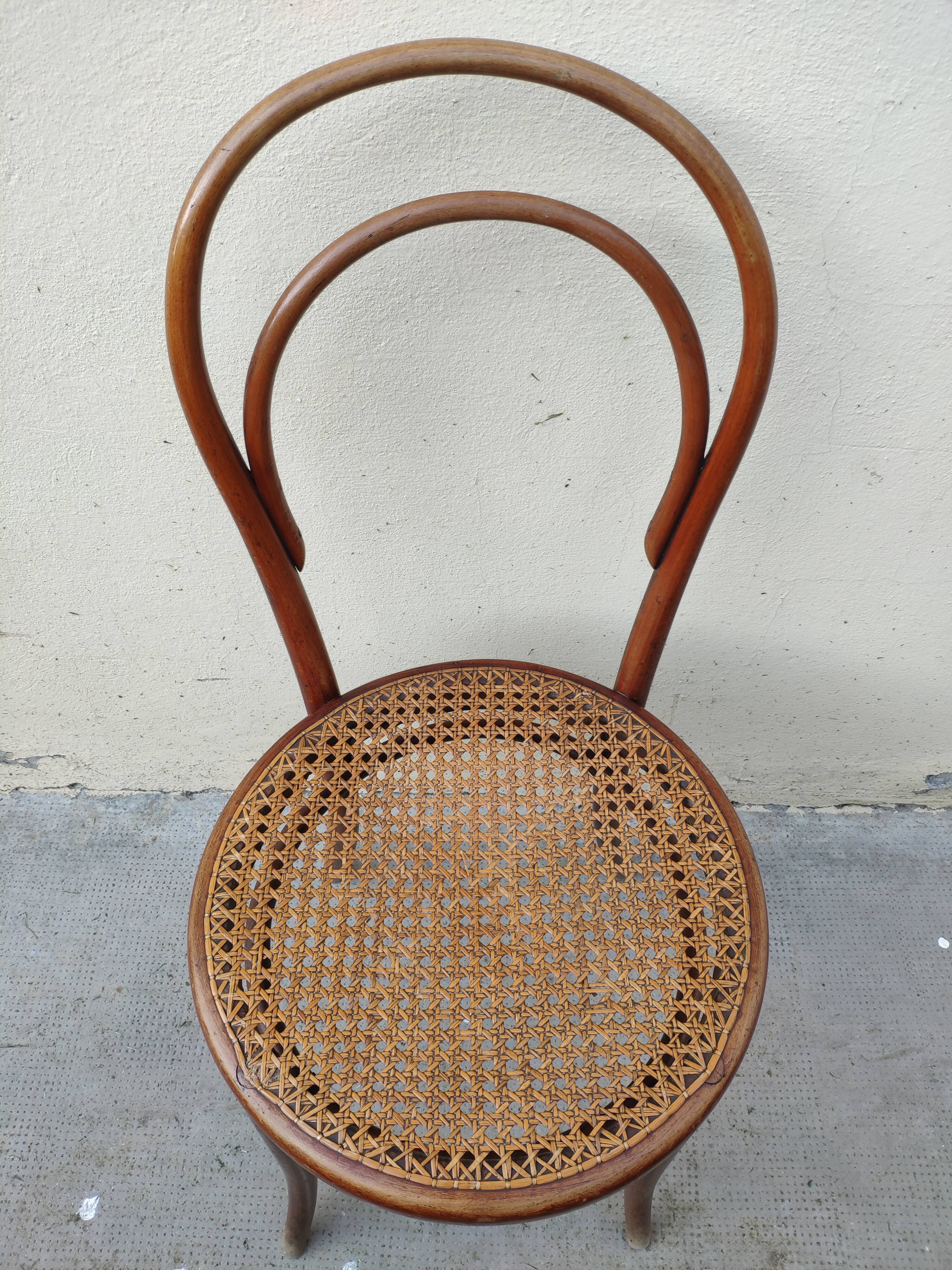 Pair of chairs Thonet n.  14 from 1861-1865, marked with a 1A label and a sun print