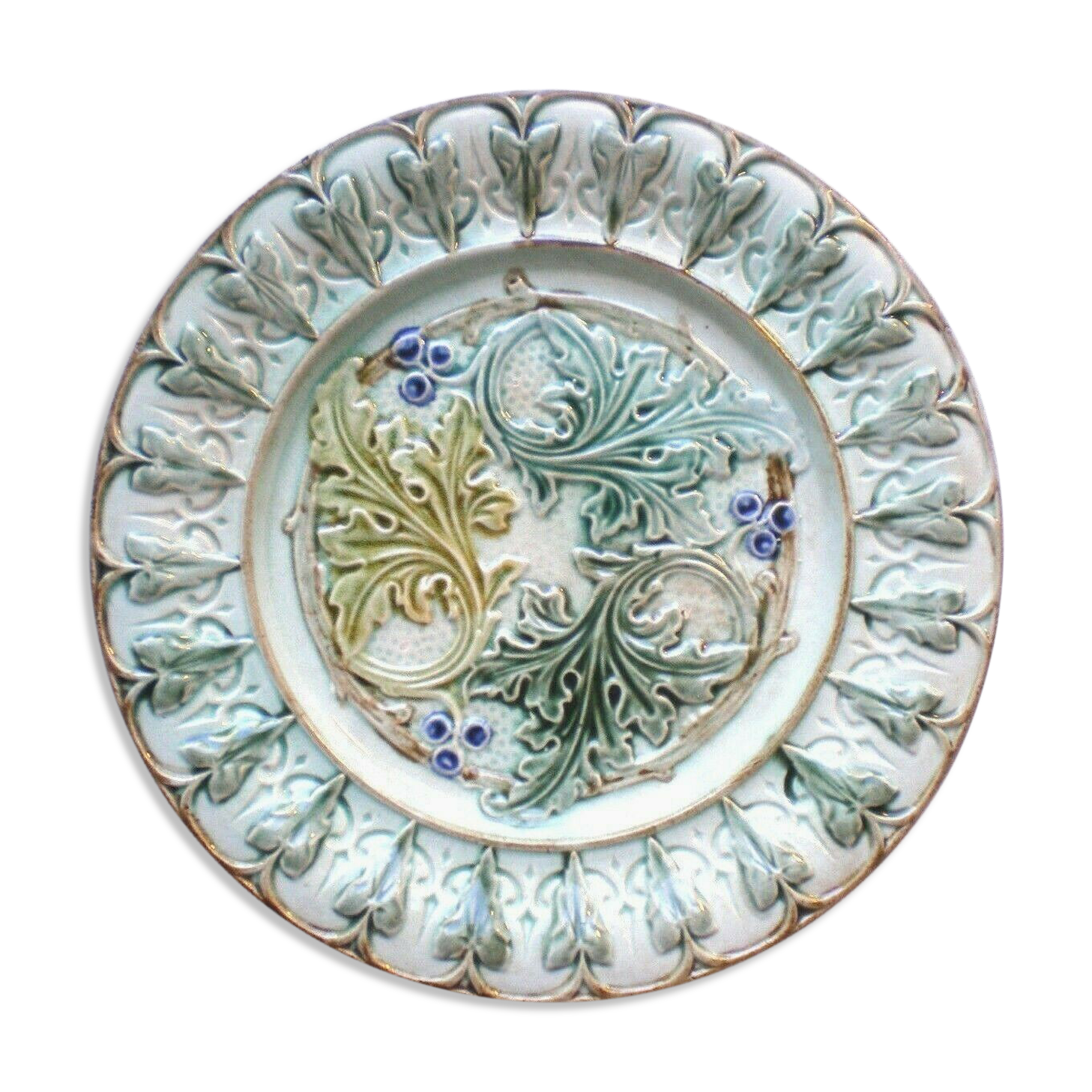 Old Art Nouveau plate, Acanthus and ivy leaves