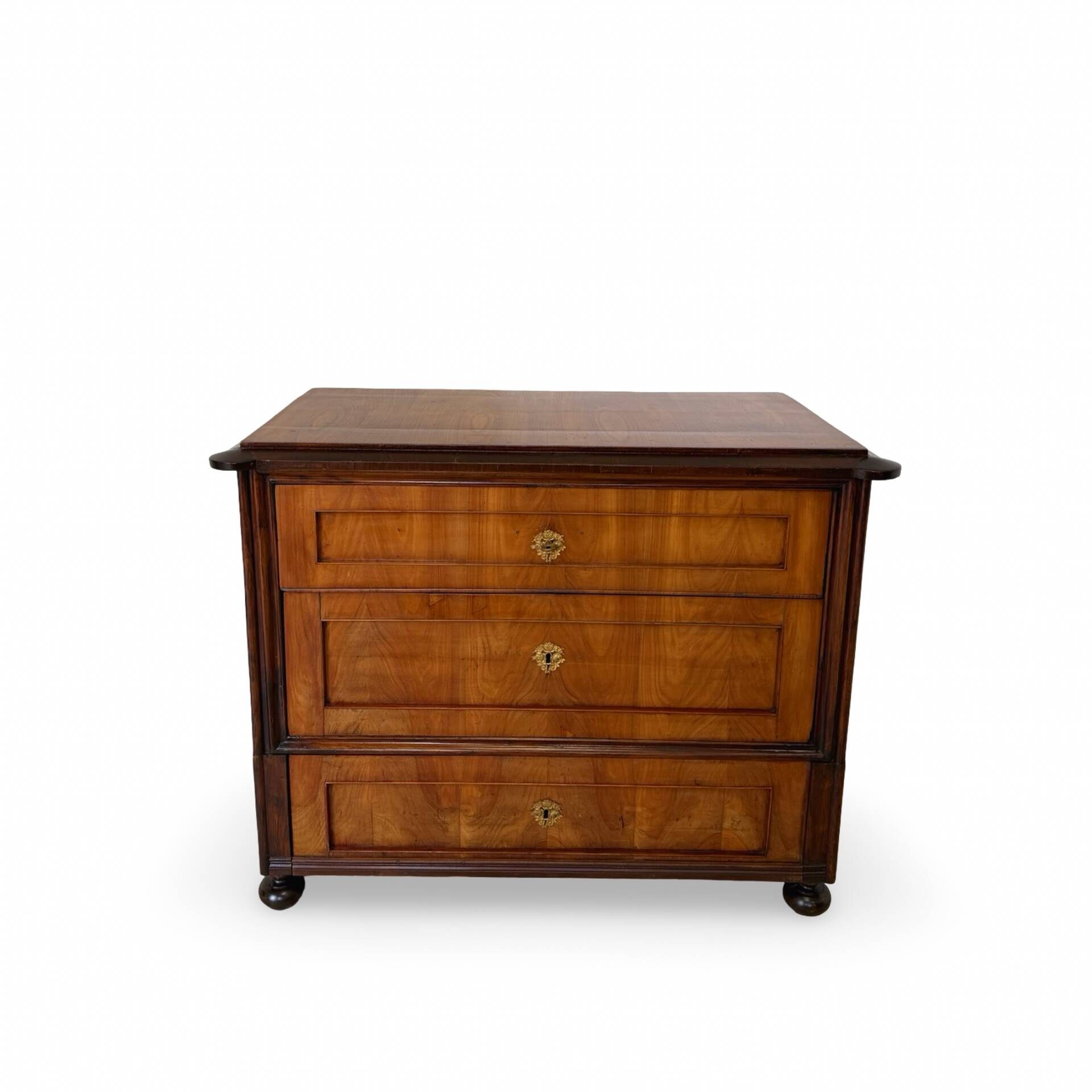 Small Antique walnut and walnut veneered Chest of Drawers – Neoclassic
