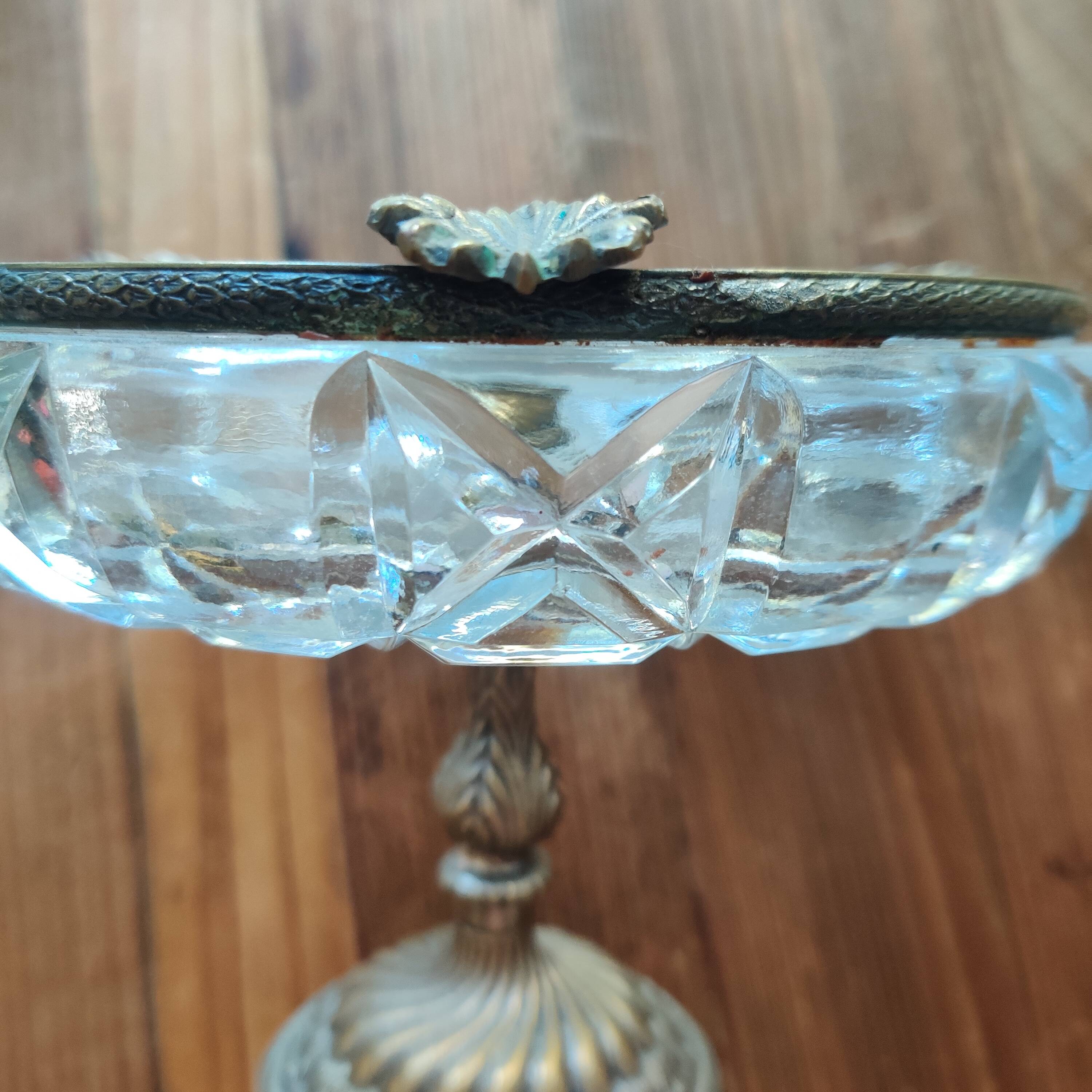 19th century cut crystal cup, circled in late 19th century brass