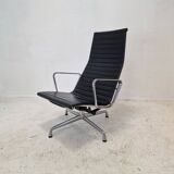 Model EA 124 + 125 Vitra Lounge Chair and Ottoman by Charles & Ray Eames