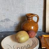 Duo of ceramic plates decorated with vintage foliage