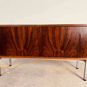 Small enfilade, 142 cm long, with 2 doors in rosewood.