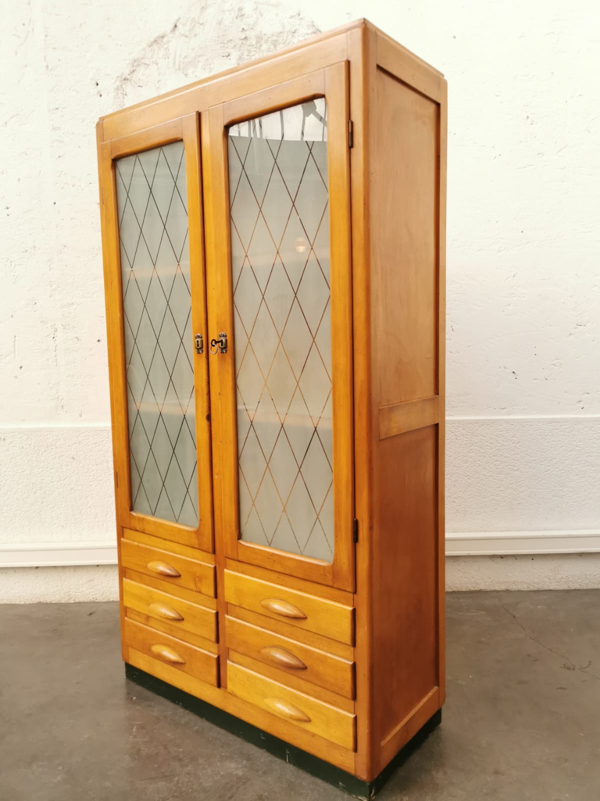 Armoire vitrine