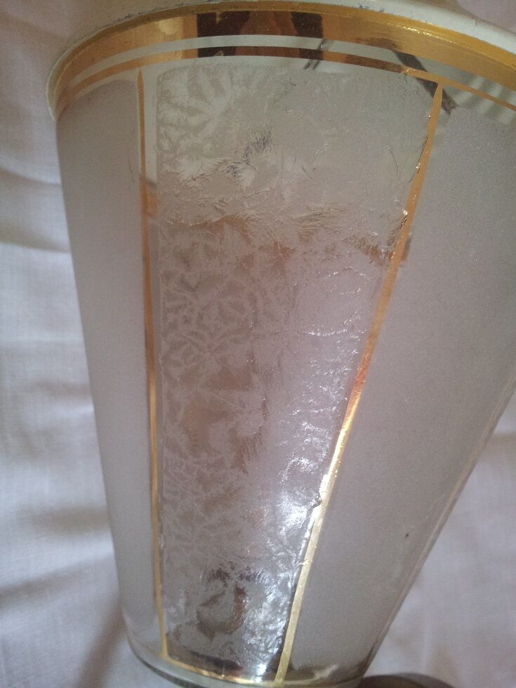 Applique couverte de métal et verre 40