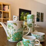 Service in porcelain