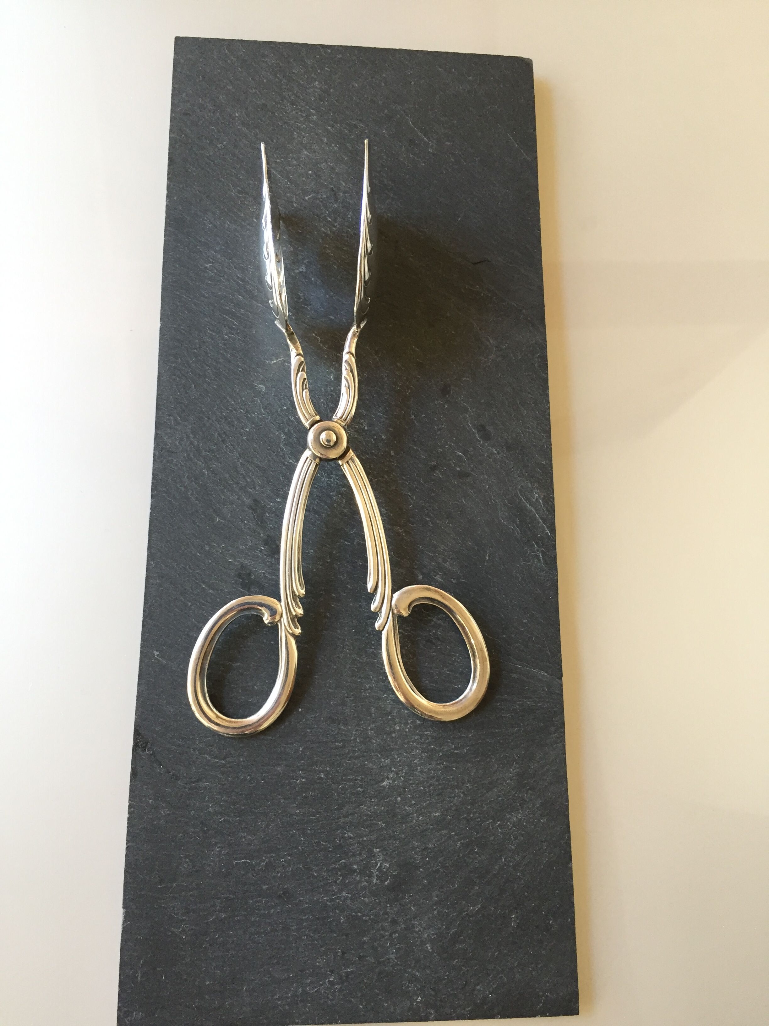 Silver metal mignardises pinch