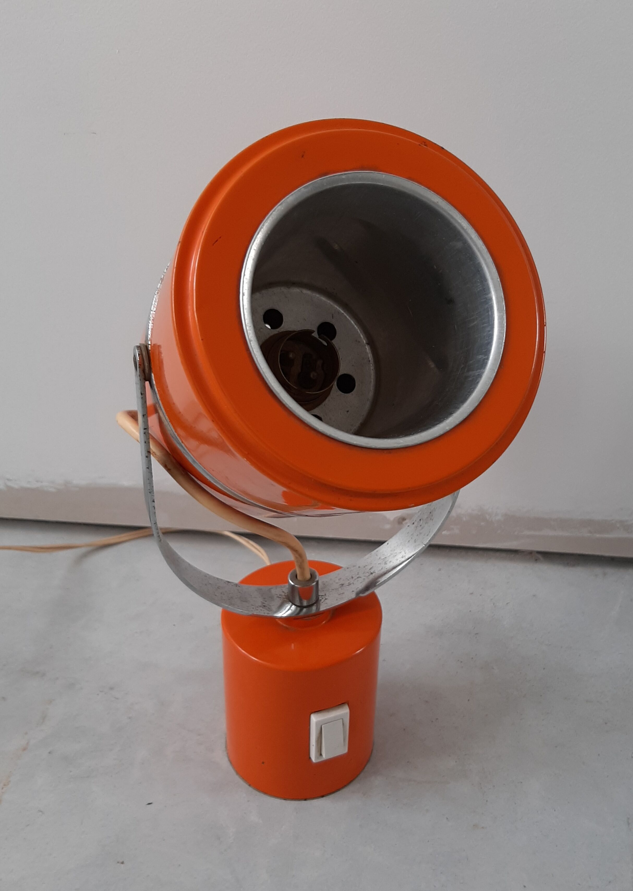 Lampe orange orientable des années 60-70