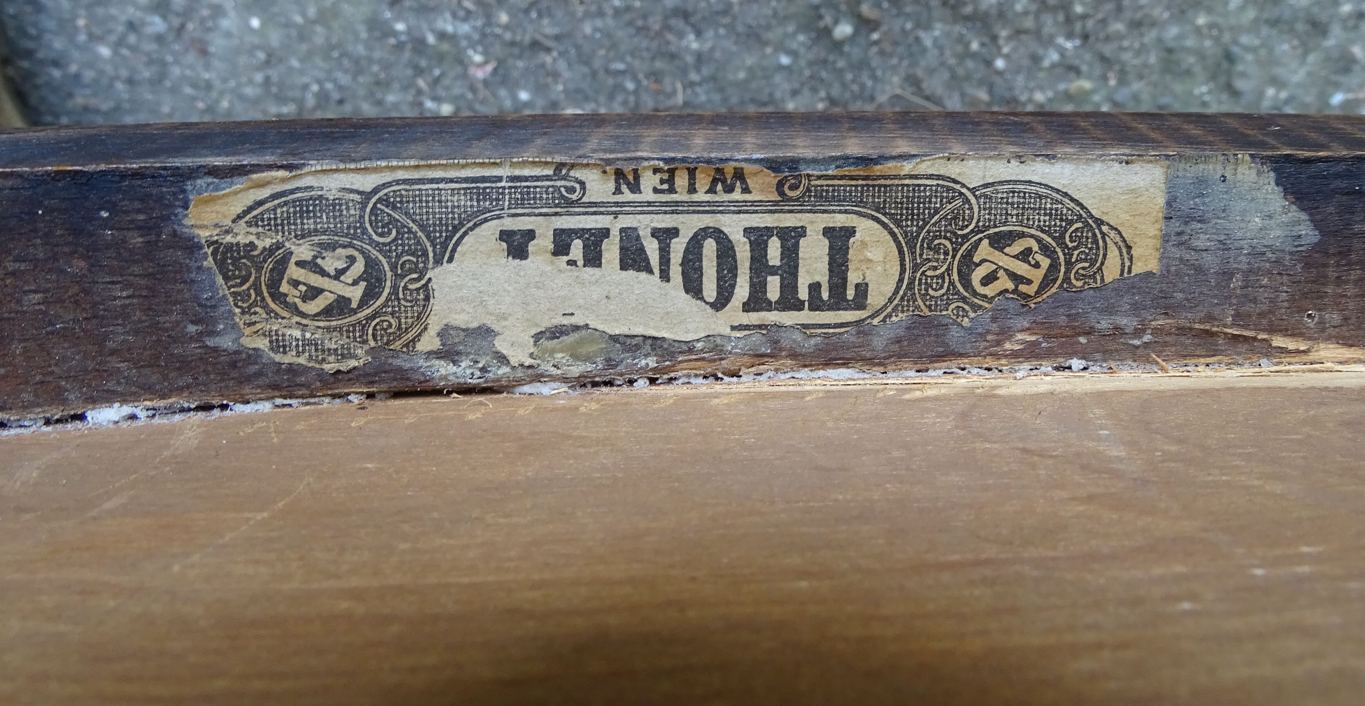 2 Thonet chairs n°206 circa 1910 Art nouveau seats