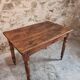 Table française ancienne en noyer – Table de cuisine ou bureau du XIXe siècle avec tiroir (100 × 64 × 74 cm)