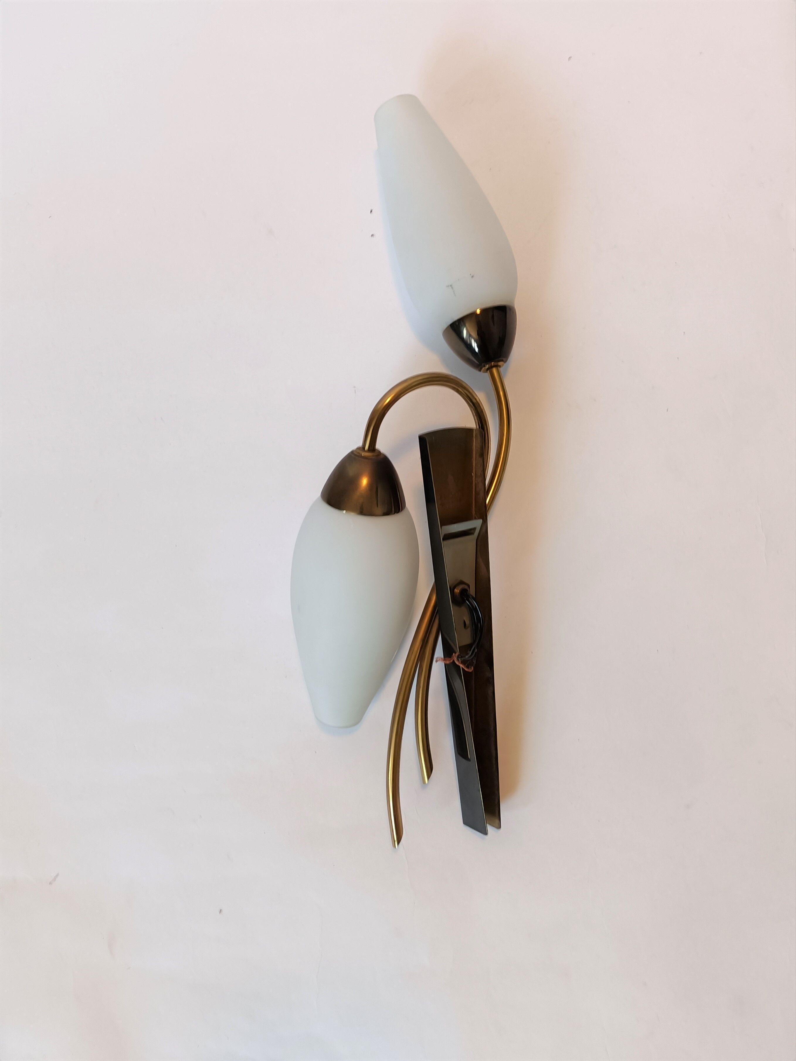 Lunel 1960 wall lamp, opaline, metal and golden brass