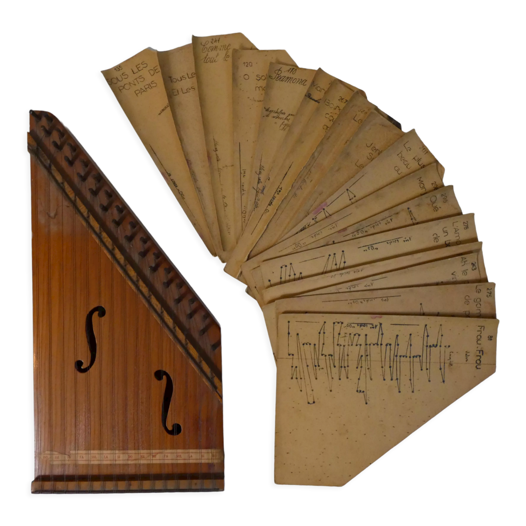 Old zither with 17 scores