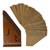Old zither with 17 scores
