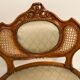 Salon Louis XVI canné et mouluré  médaillon