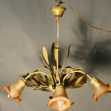 Chandelier leaf décor with 5 tulips of light