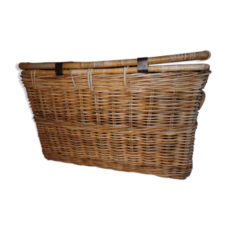 Wicker trunk