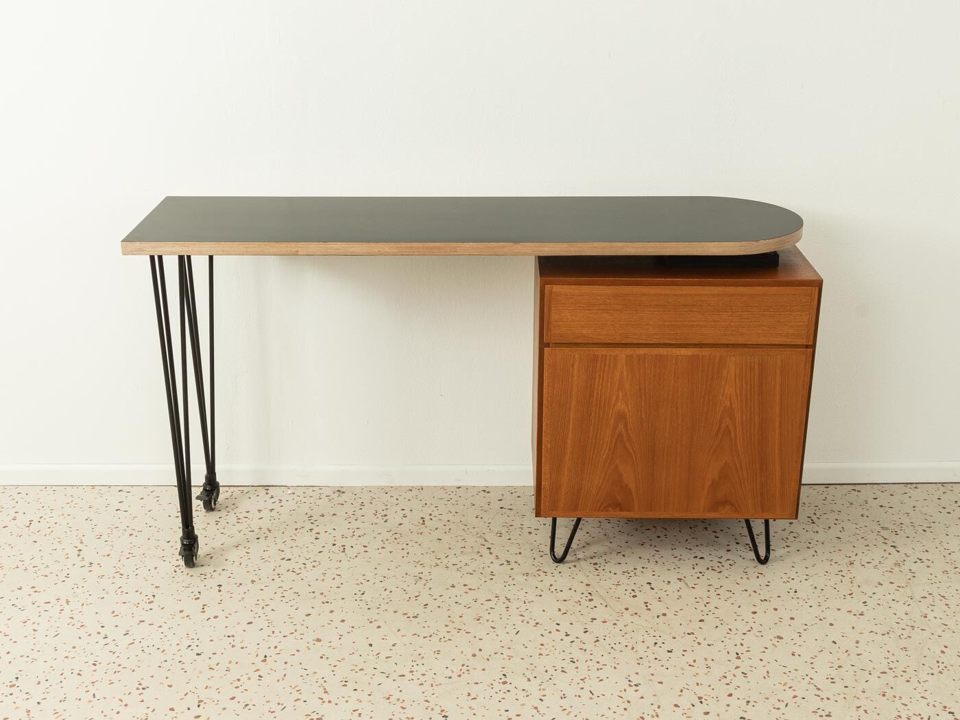1960s desk, Omann Jun