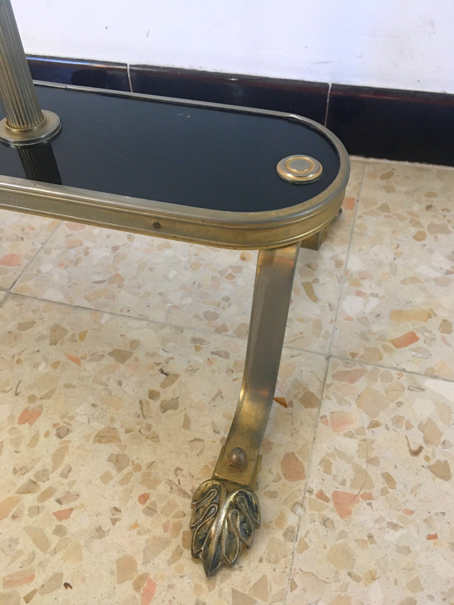 Vintage 70s room valet