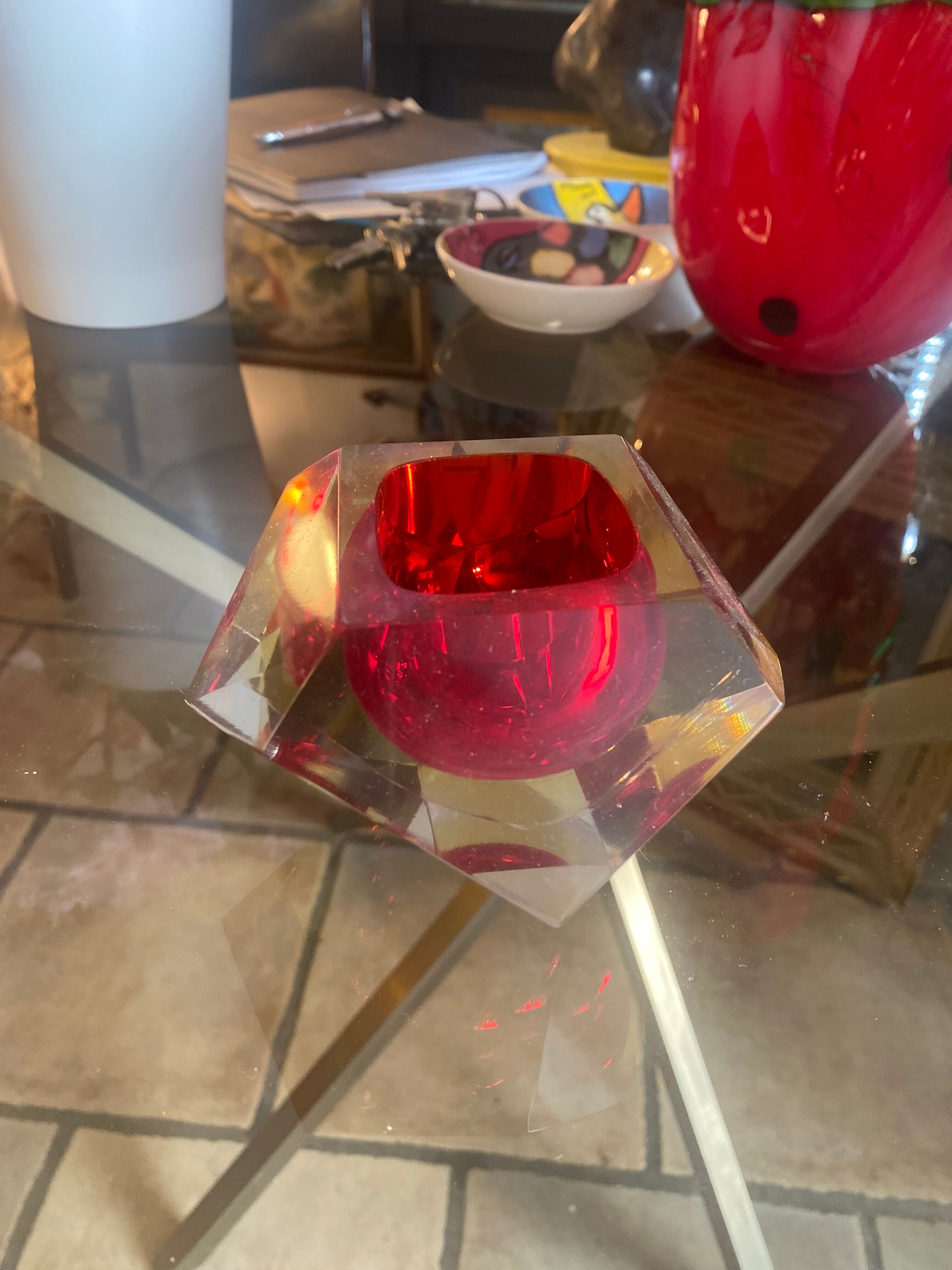 Red ashtray in cut crystal 1980s