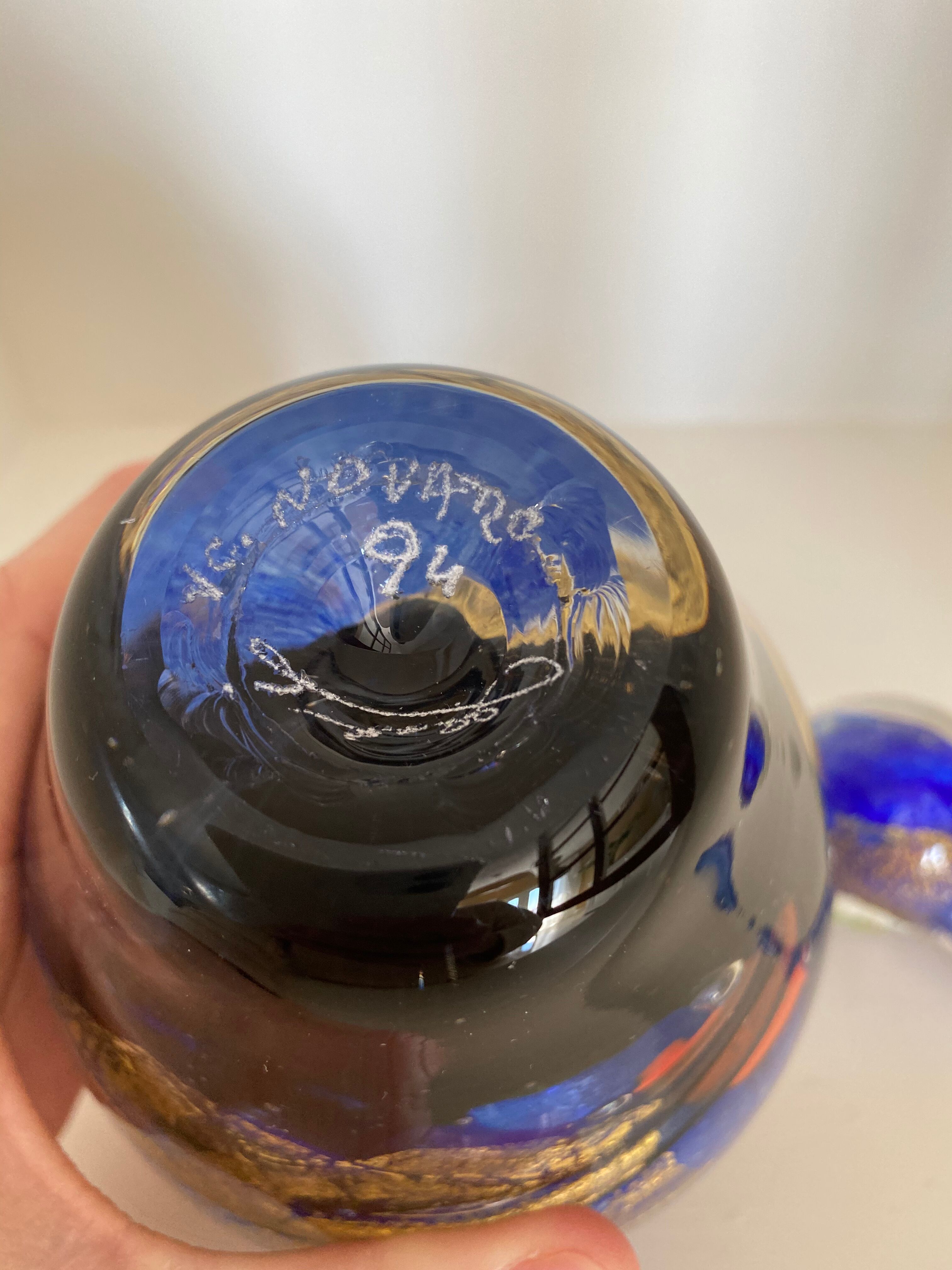Ovoid bottle of master glassmaker Jean-Claude Novaro in perfect condition