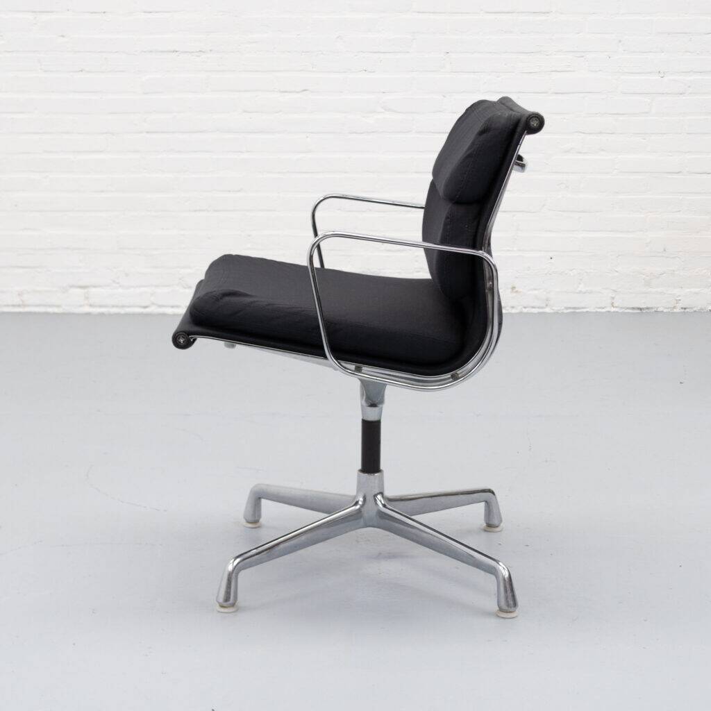 Eames EA208 Soft Pad Chair Herman Miller 1970s