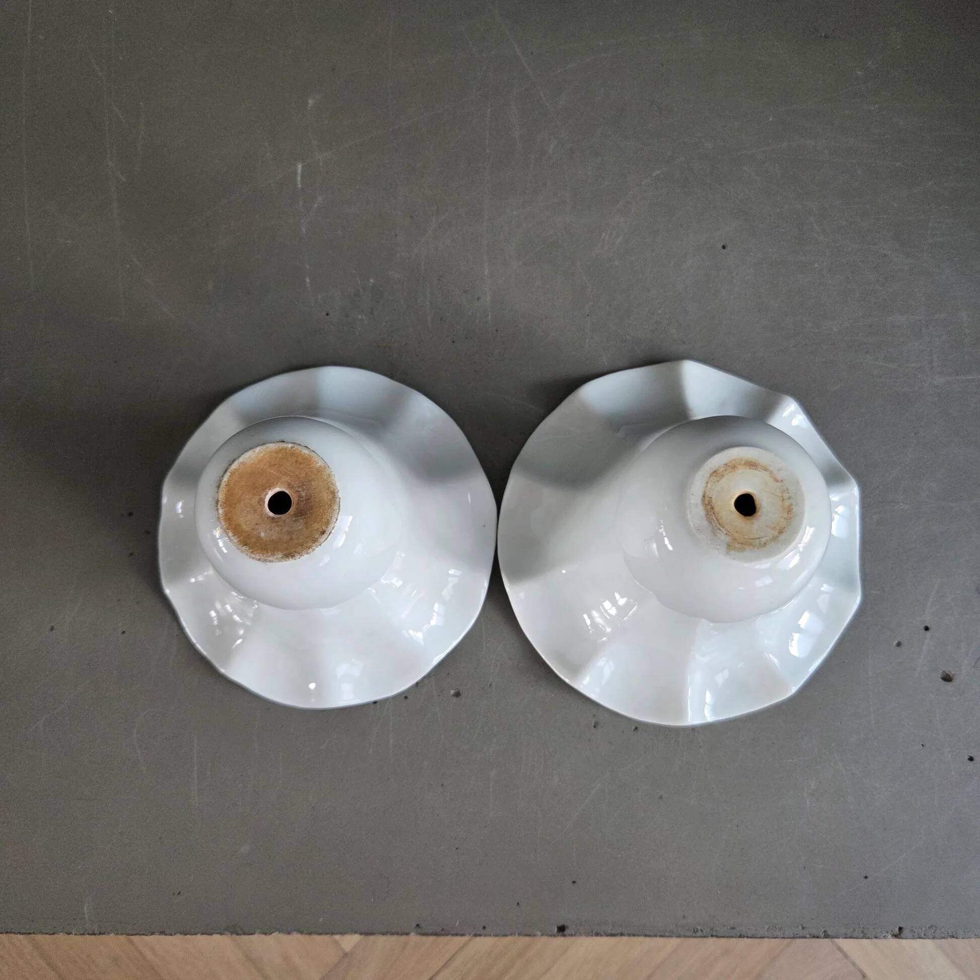 Pair of tulip lampshades in porcelain