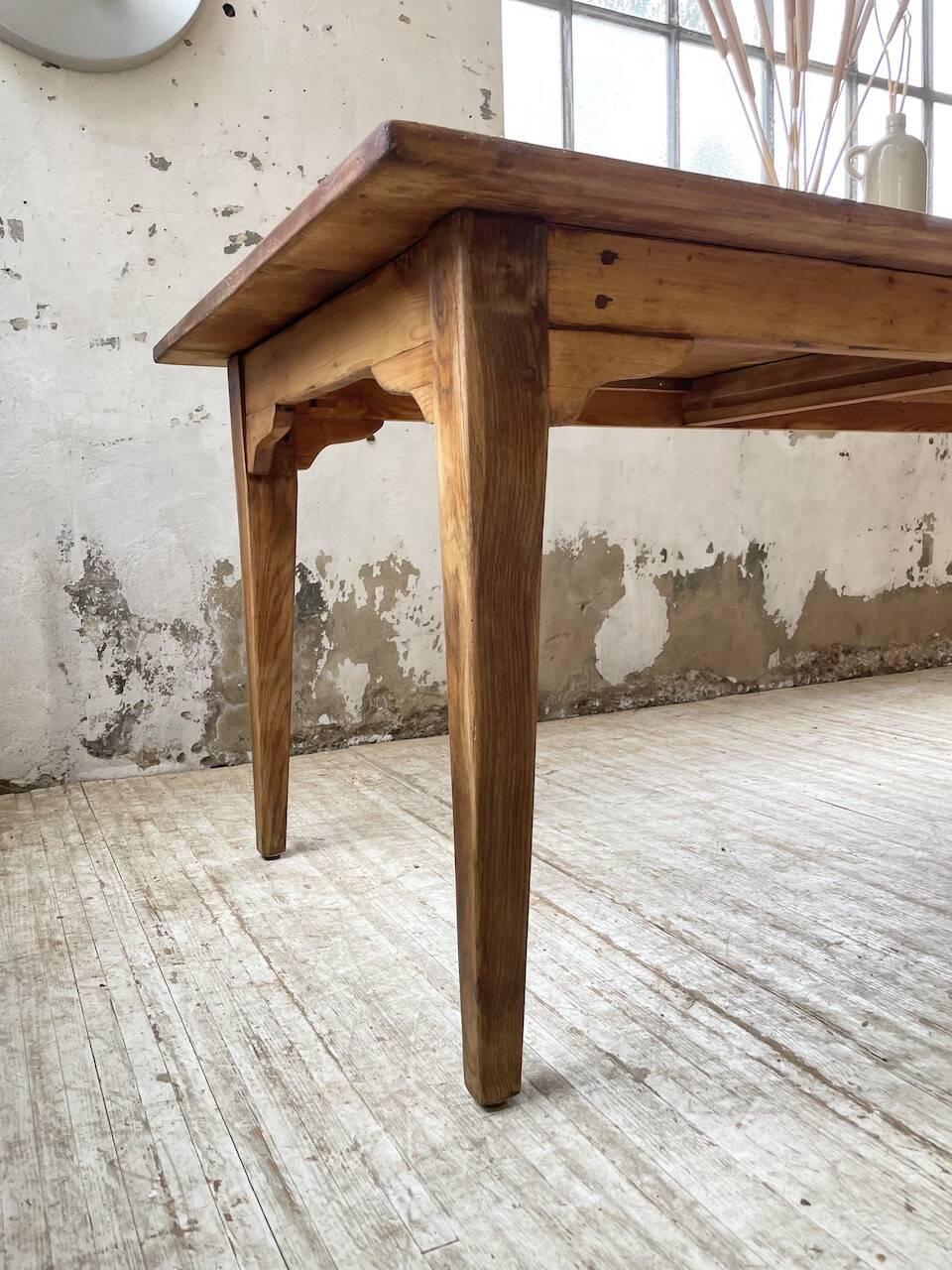Farmhouse table with spindle legs 2.50m