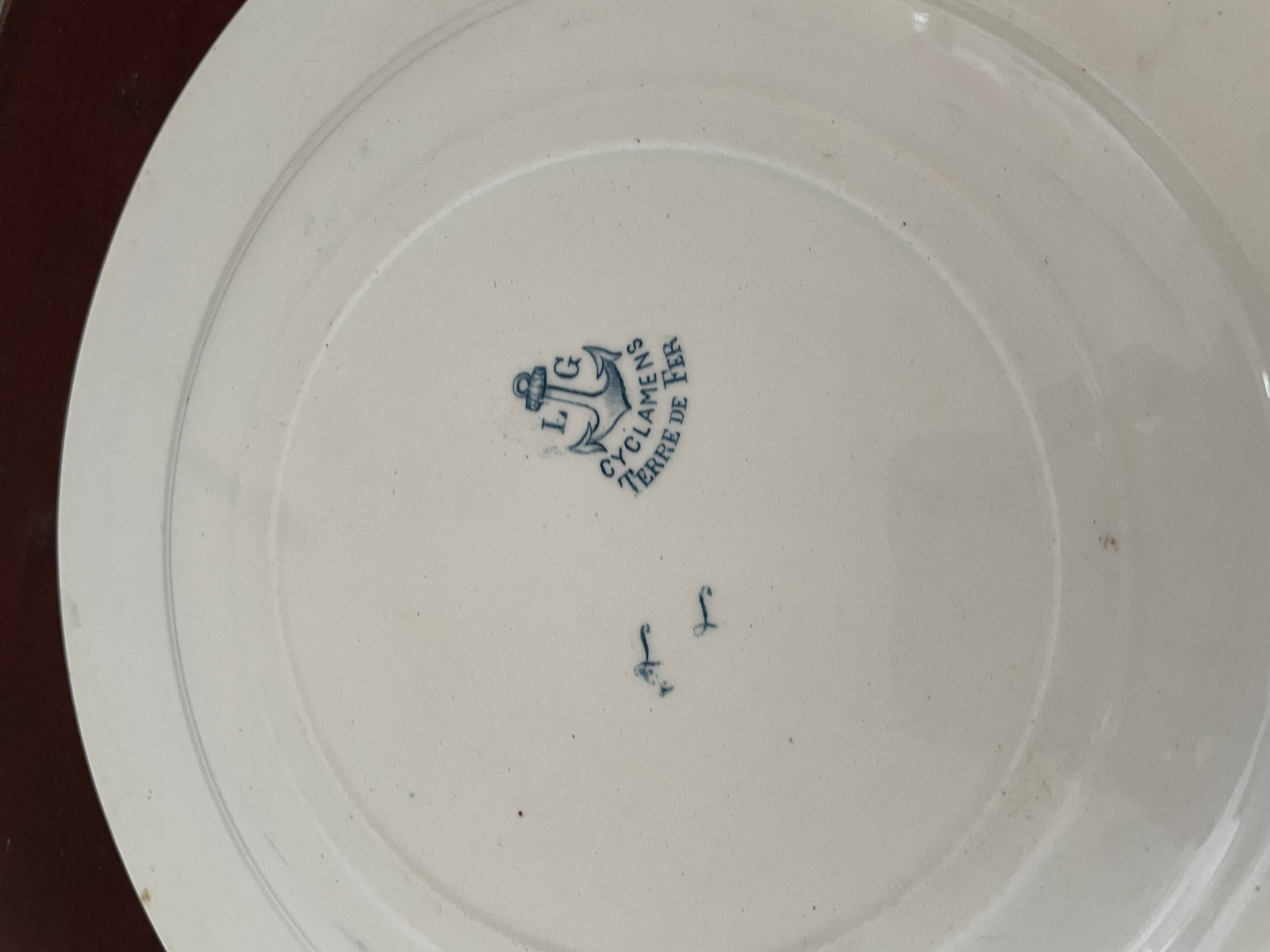 4 Clairefontaine ironstone flat plates, Cyclamens model