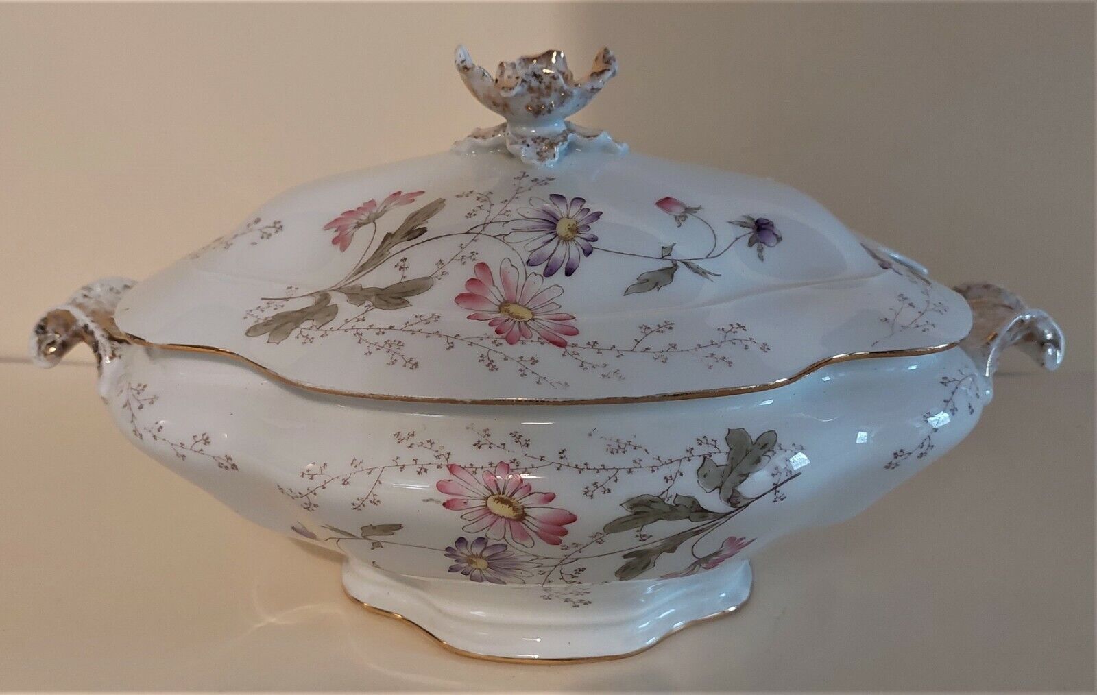 Limoges porcelain soup tureen Redon Martial late nineteenth century
