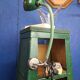 Articulated workshop lamp, magnetic adhesive