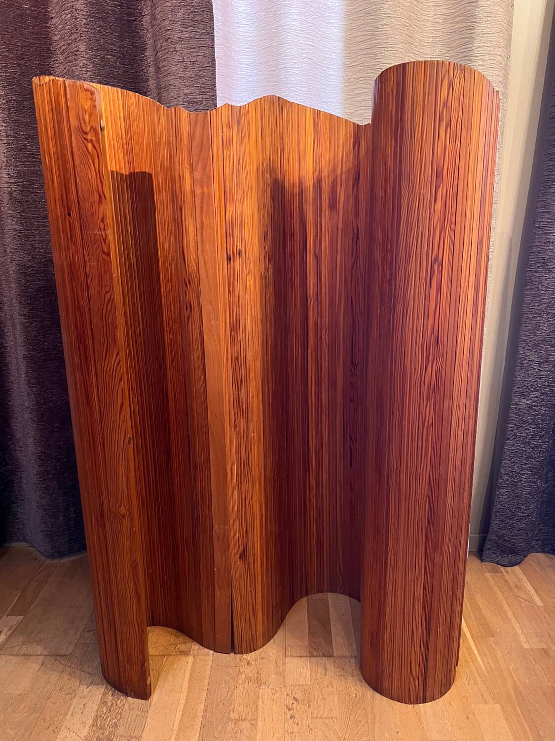 Wooden screen