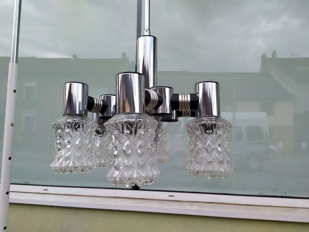 Vintage ceiling light in chrome-plated and cut glass, Targetti 1970 chandelier