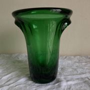 1950s Médicis vase, large Art Deco with handles, made of green blown glass.