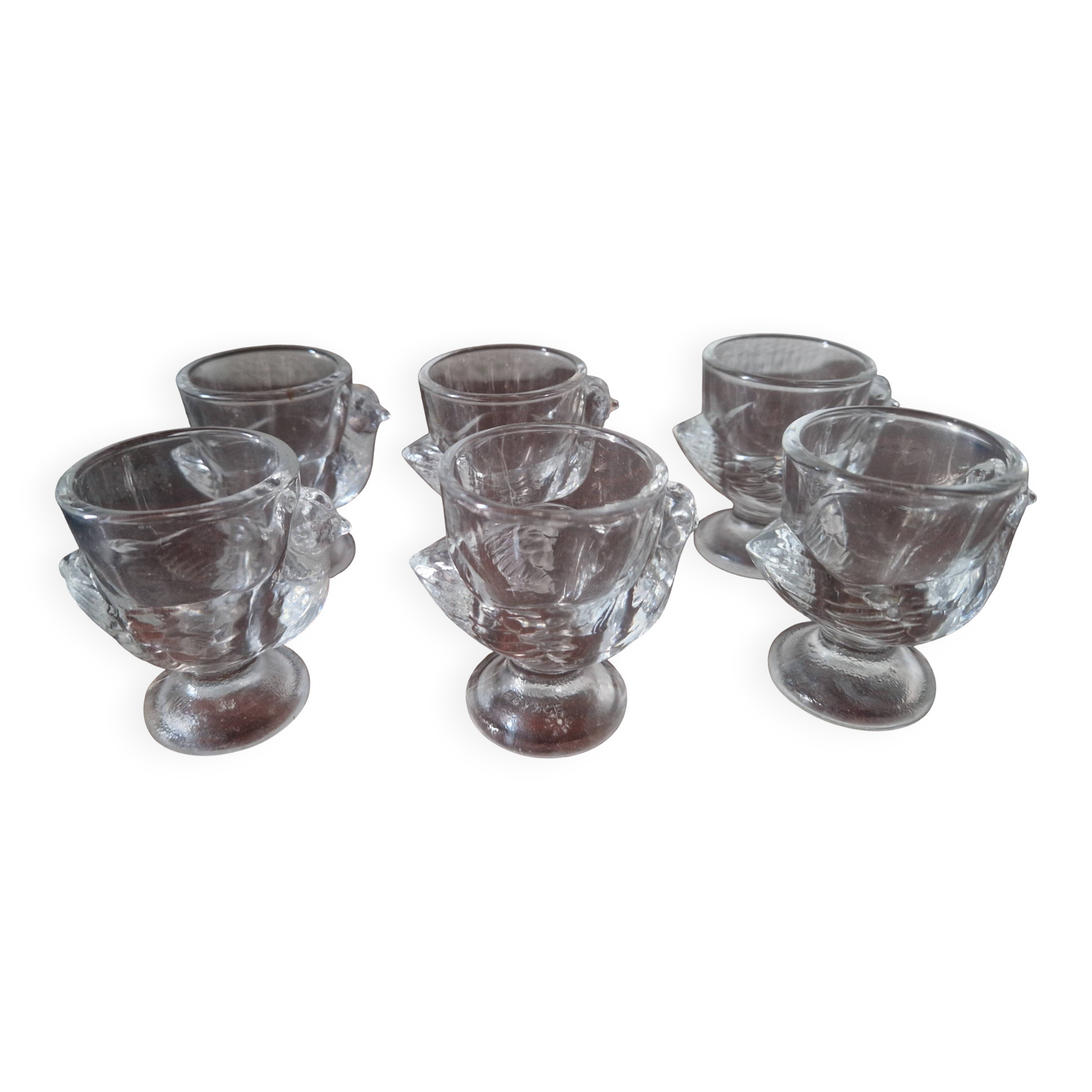 Set of 6 vintage moulded glass egg cups – very good condition