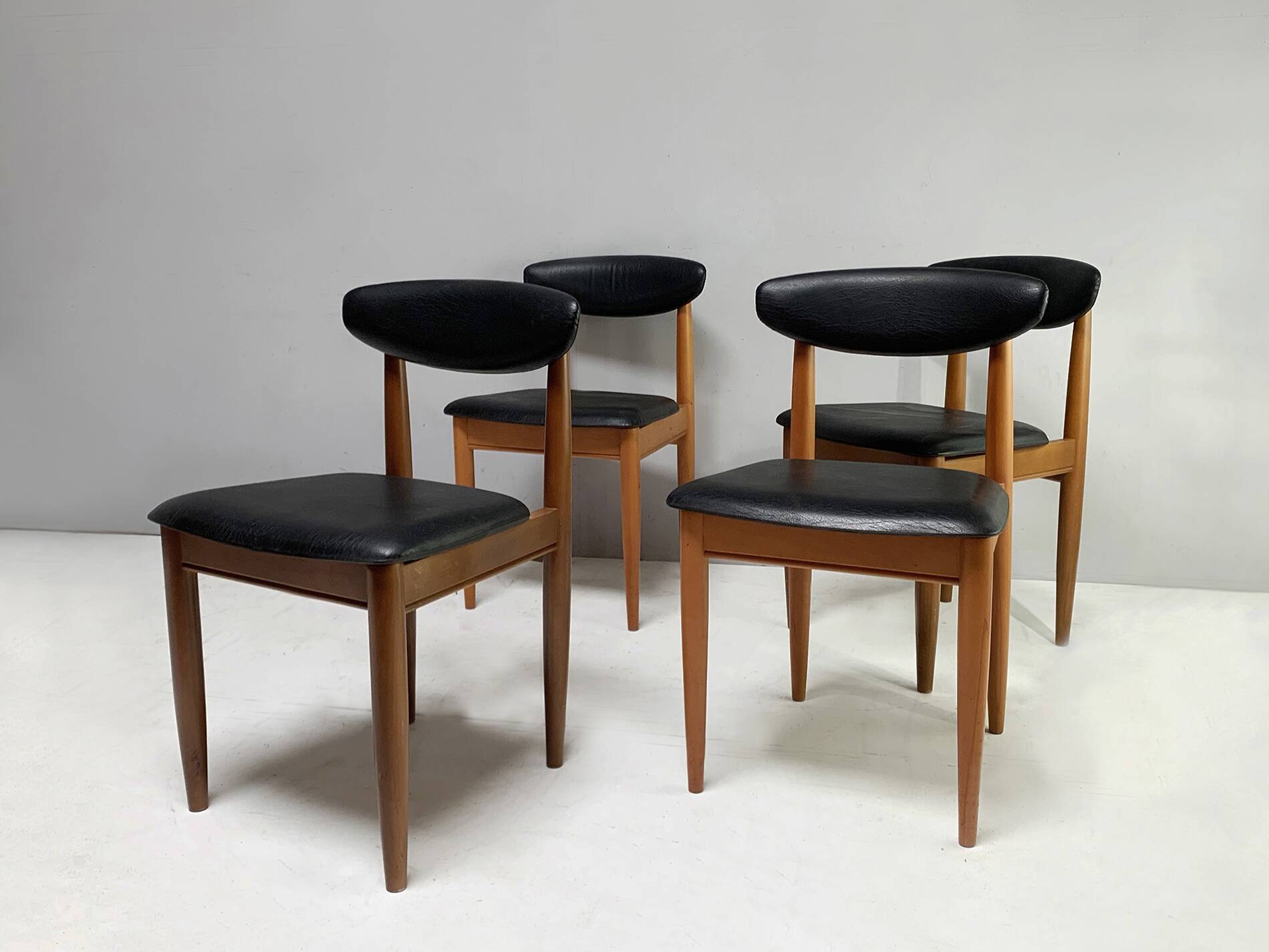 Set Of 4 1970’s Mid Century Dining Chairs By Schreiber