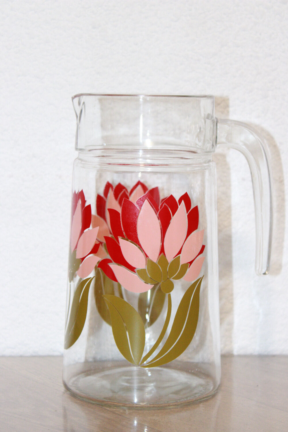 Vintage glass jug / carafe with magnolia decoration - 1970s