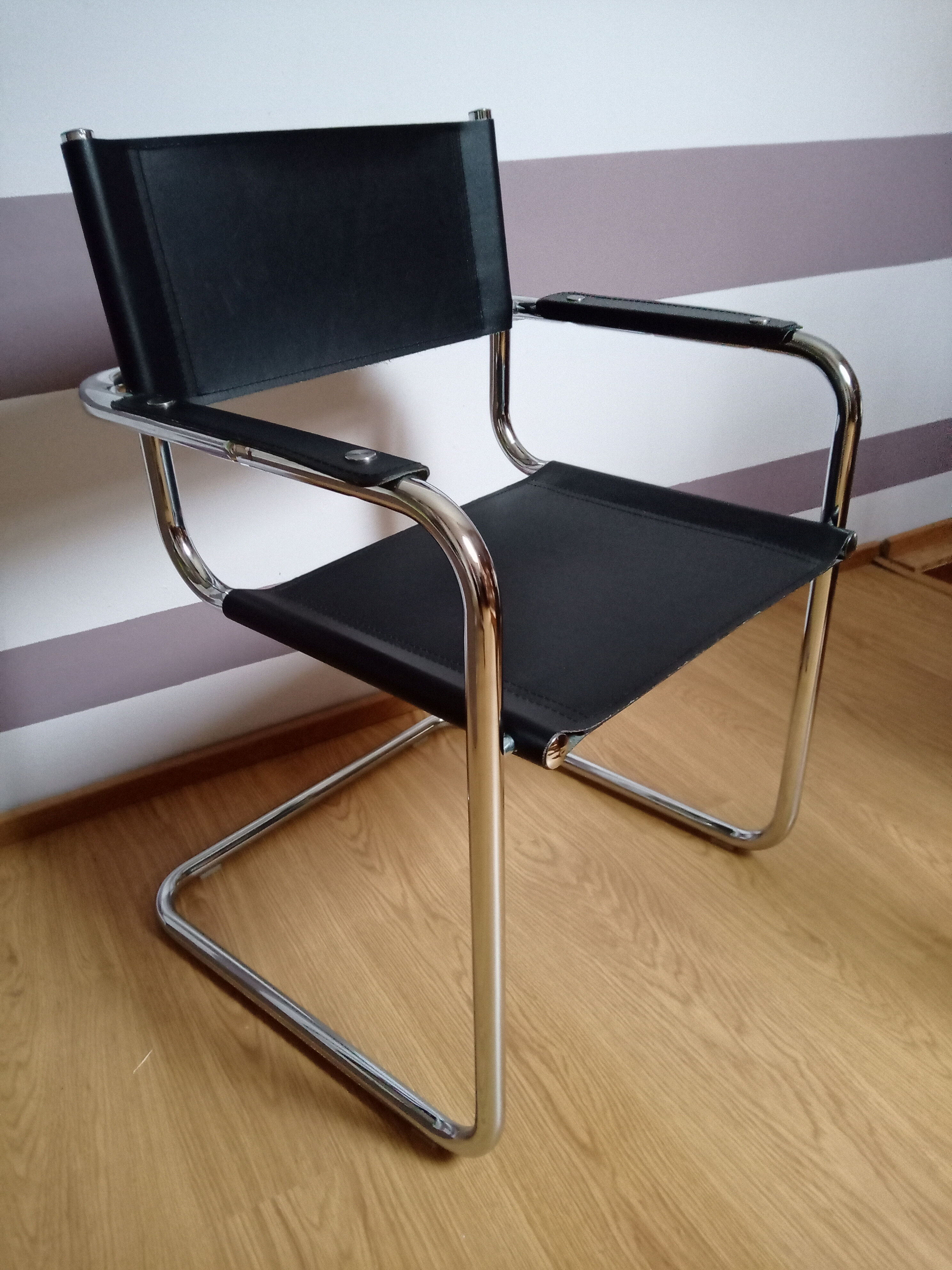 Cantilever S34 model armchair