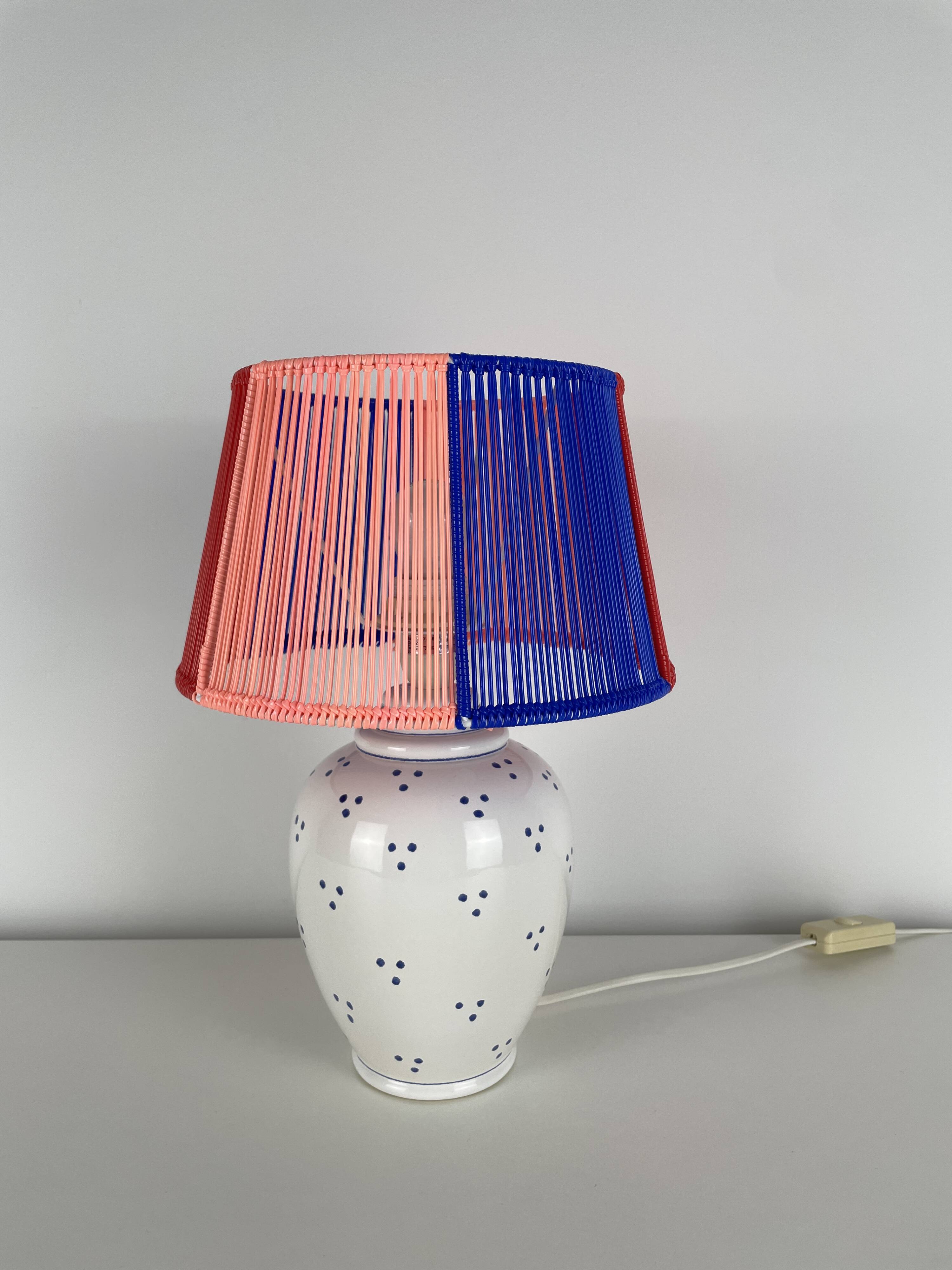 Lampe vintage céramique et abat-jour scoubidou