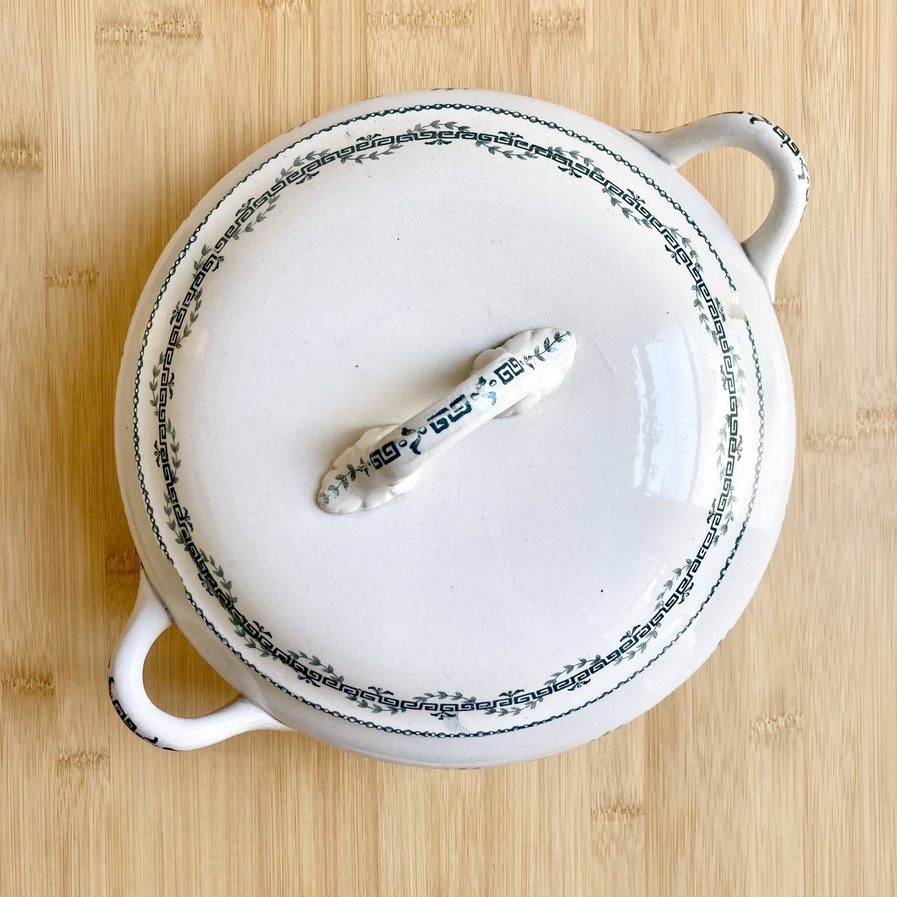 19th century "opaque Gien" iron clay tureen