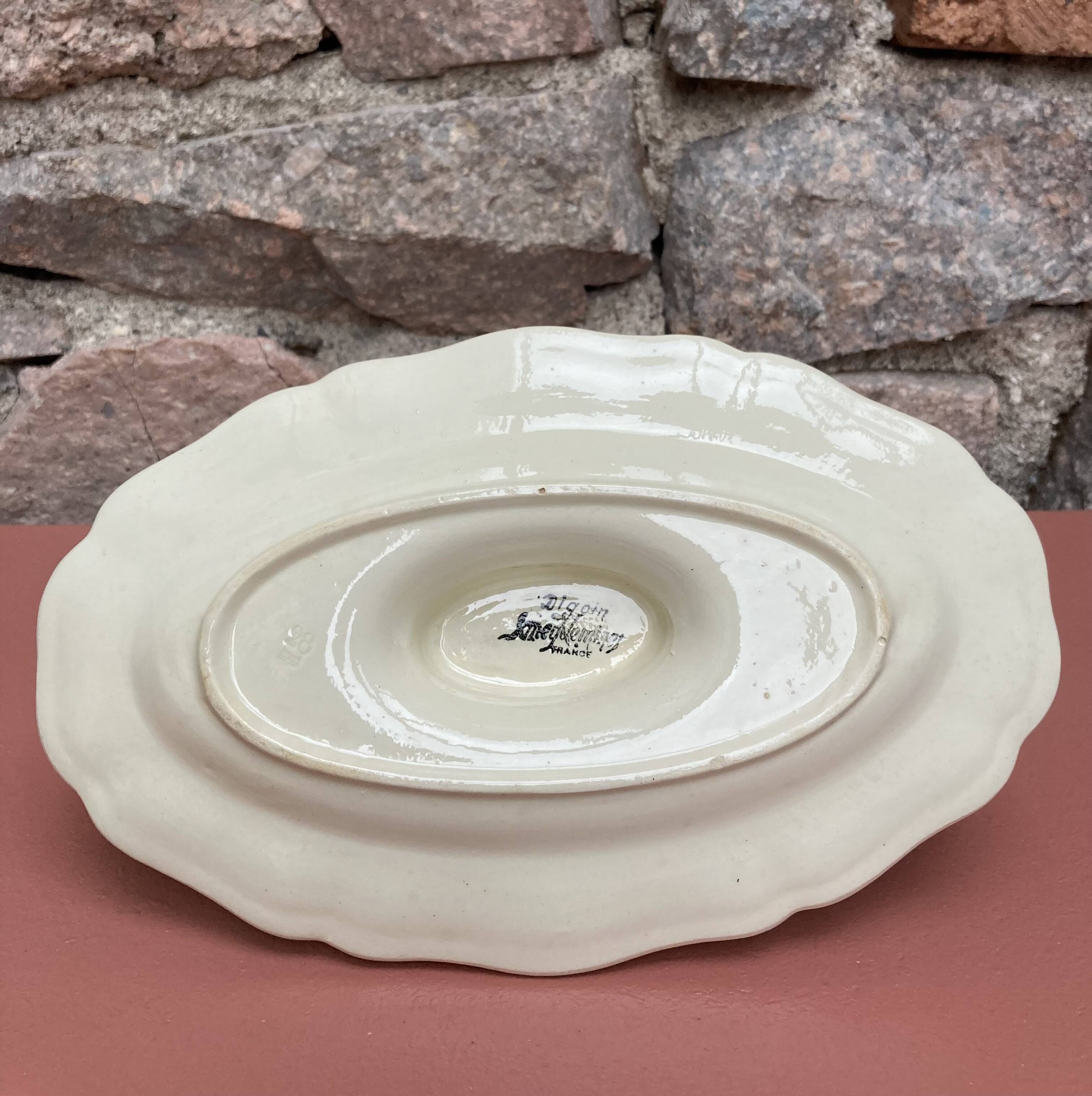 Digoin Sarreguemines ivory gravy boat with gadroons