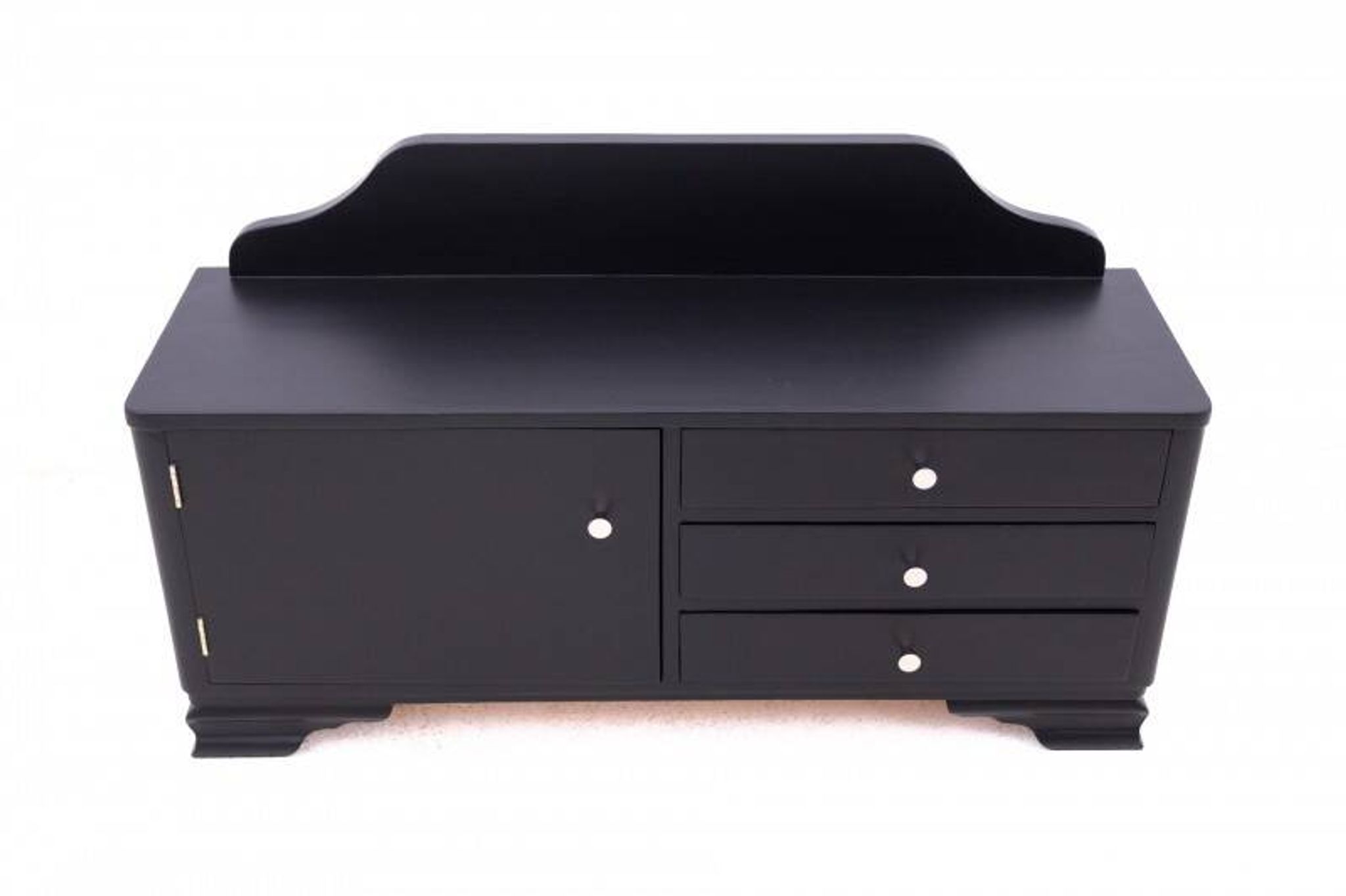 Chest of drawers from the 50s, Poland. After renovation.