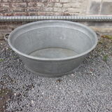 Oval zinc basin