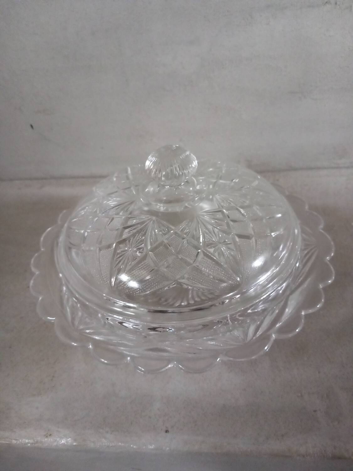 Old sugar bowl/bonbonniere in chiseled glass