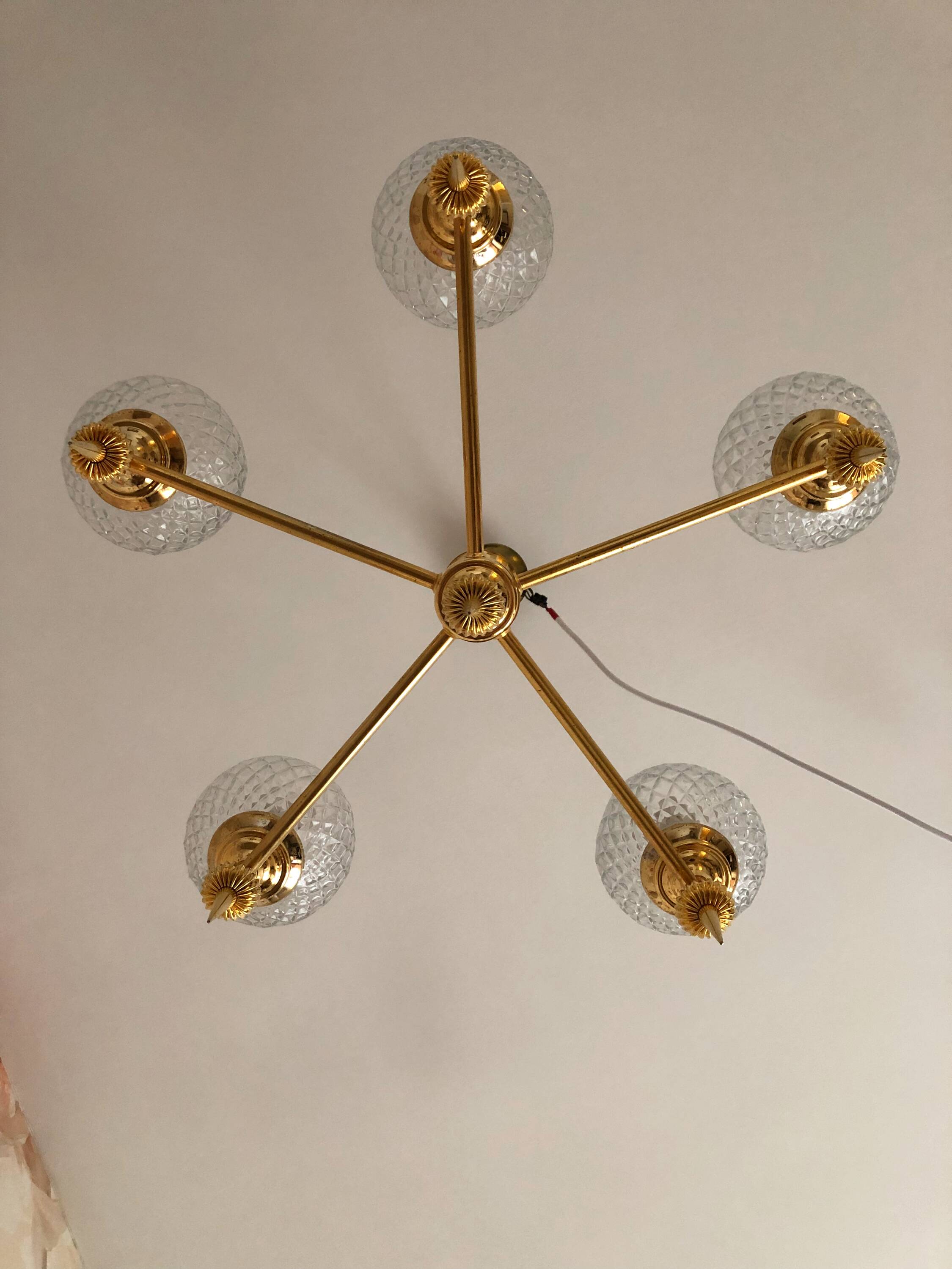 Vintage 5-light chandelier in glass and brass